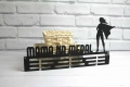 Metalowy Wieszak Na Medale MAMA NA MEDAL [S] 38x20 cm Czarny Aranżacja 2